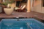 Beit Al Bahar Royal 1 Bedroom Villa бассейн